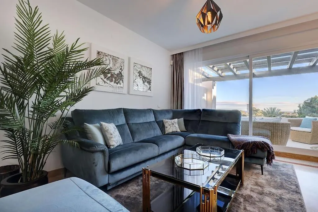 Luxurious 80M² Studio Apartment, Stunning Sea Views - Rio Real Golf, Marbella
