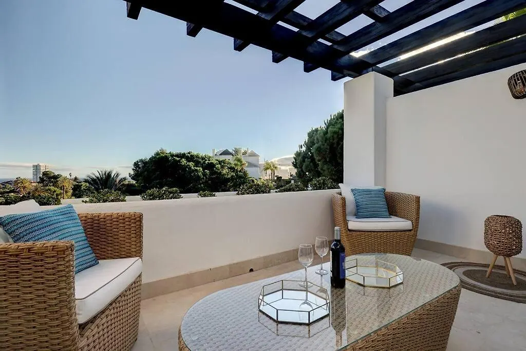 Luxurious 80M² Studio Apartment, Stunning Sea Views - Rio Real Golf, Marbella