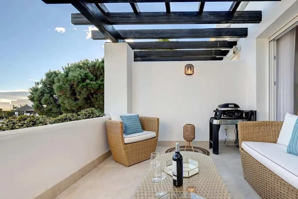 Luxurious 80M² Studio Apartment, Stunning Sea Views - Rio Real Golf, Marbella